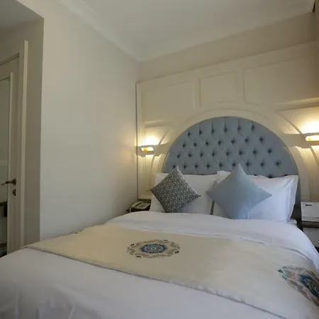 Salbakos Herakleia Hotel 2*