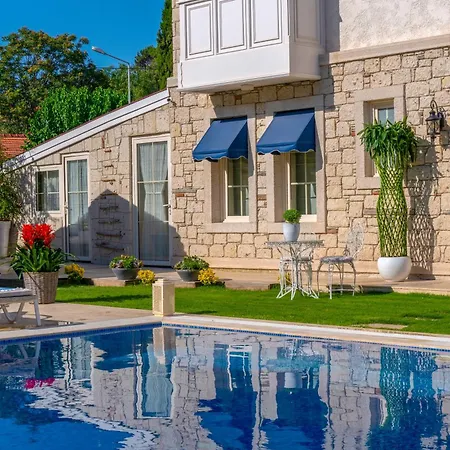 Hotel Salbakos Herakleia 2*